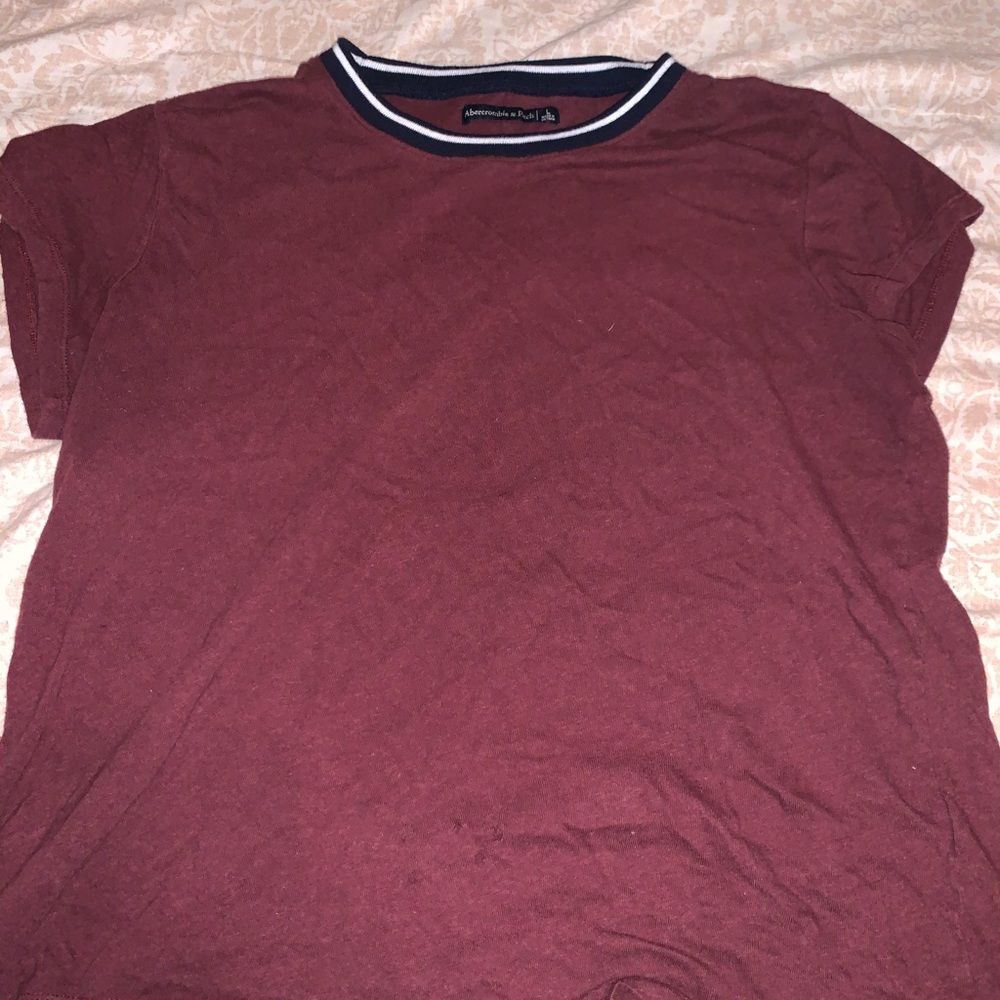 short sleeve maroon a&f t-shirt